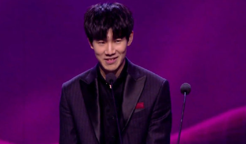 他们不仅在 他们不仅在